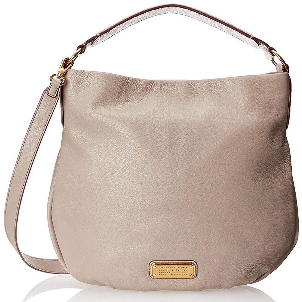 Marc by Marc Jacobs
New Q Hillier Hobo - Cement